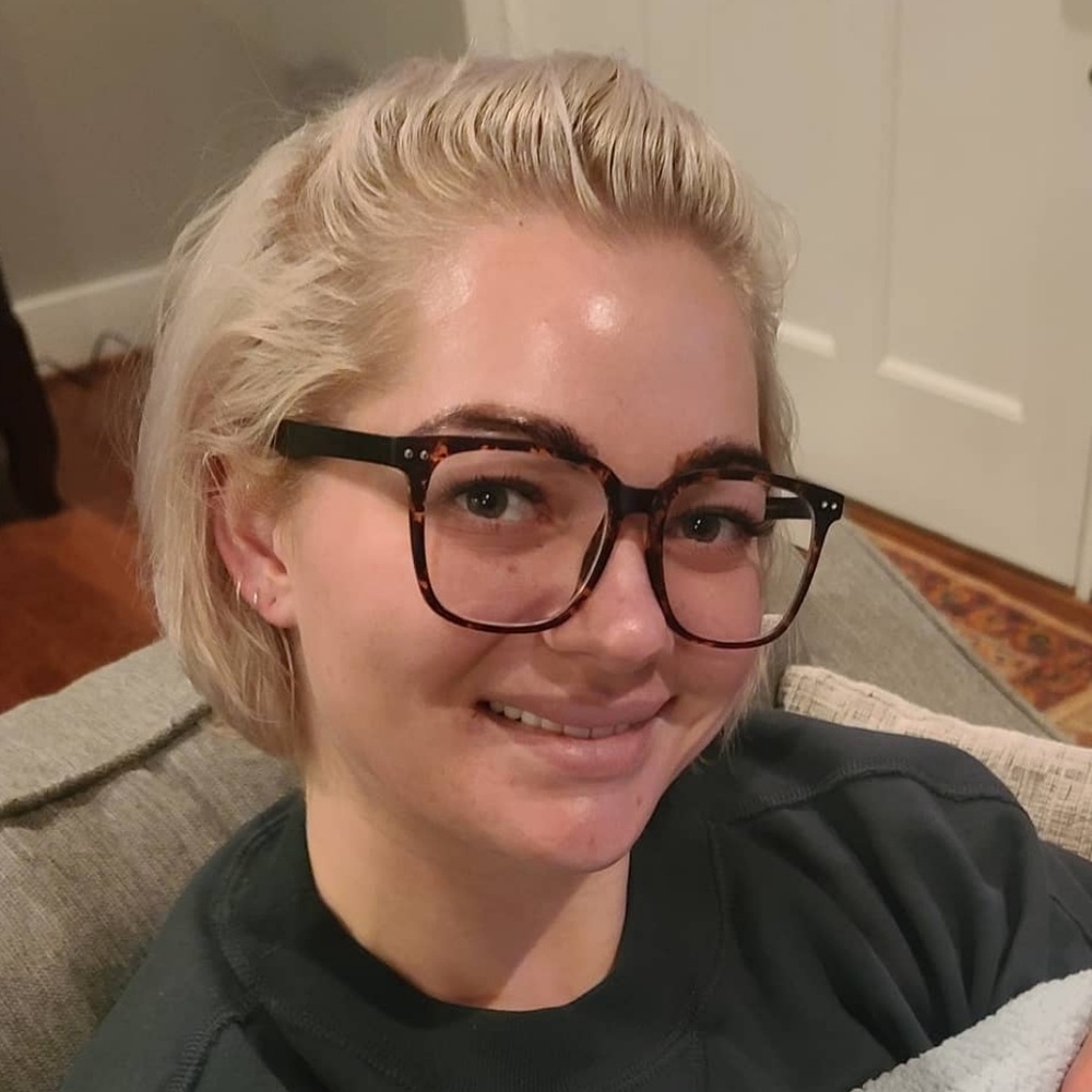 Meet your Posher, Stephanie